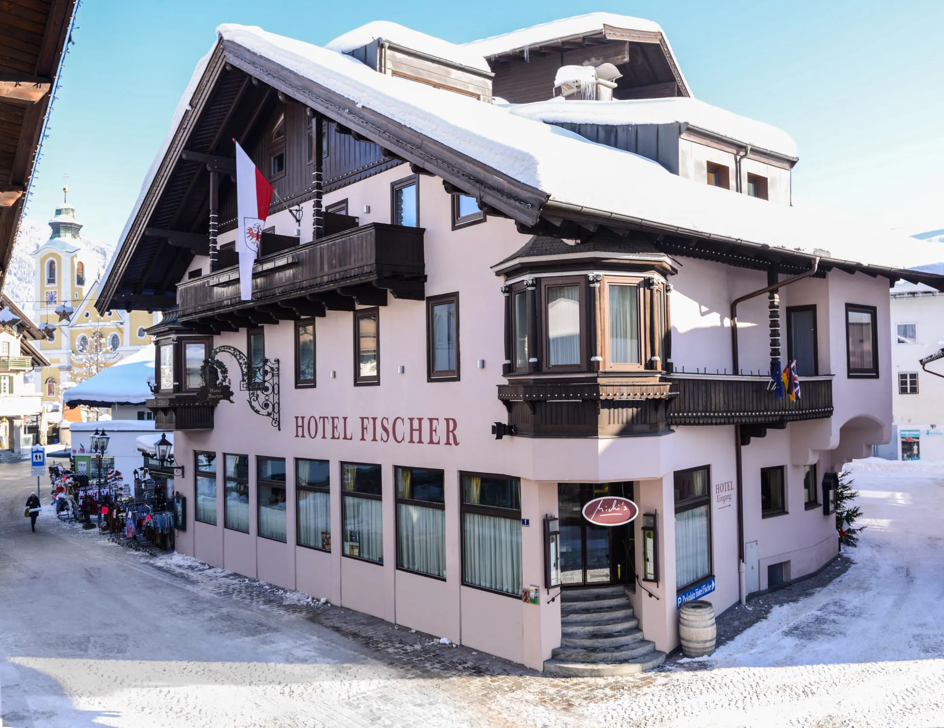 Winteransicht des Hotel Fischer in St. Johann, Tirol