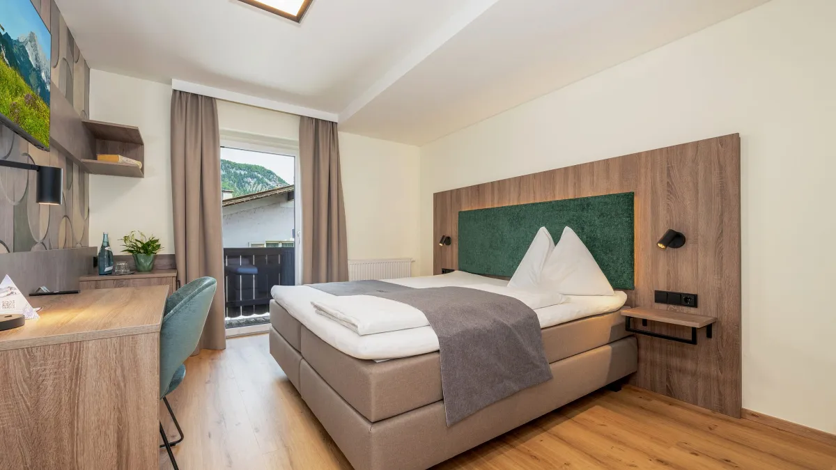 Doppelzimmer zur Einzelbenützung mit Doppelbett und Balkon